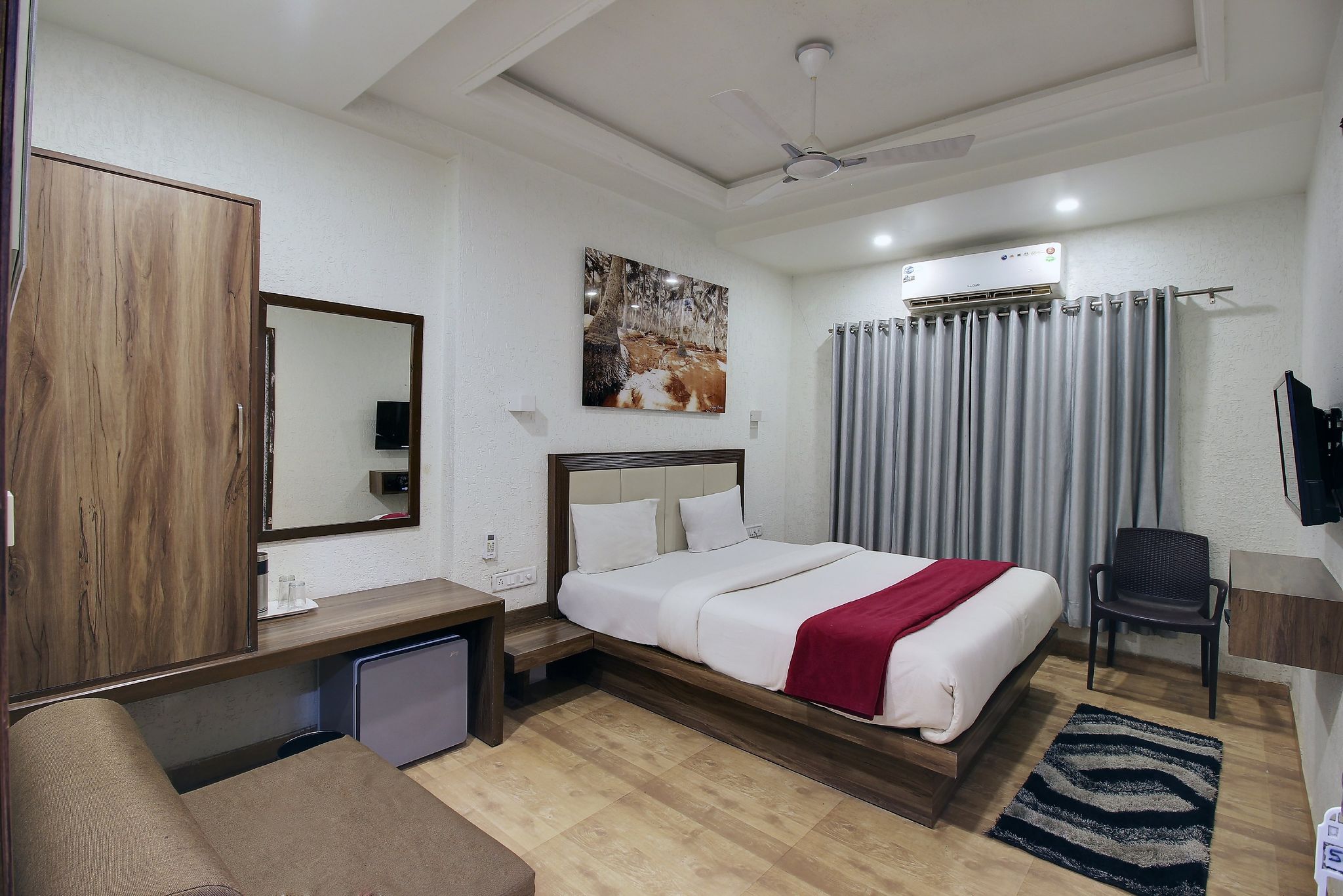 Manwar Garden Resort Deluxe AC Room 18