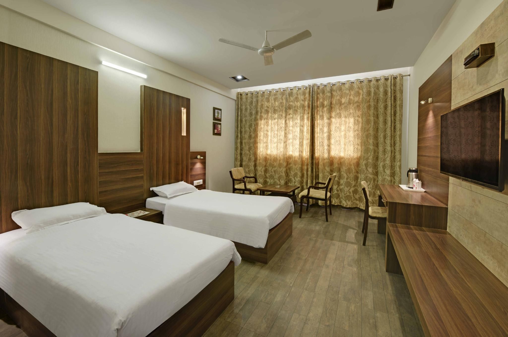 HOTEL HIGHWAY KING BEHROR Maharaja Room 3