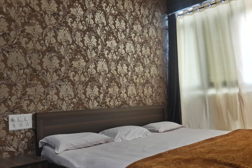 EXECUTIVE DOUBLE ROOM AC