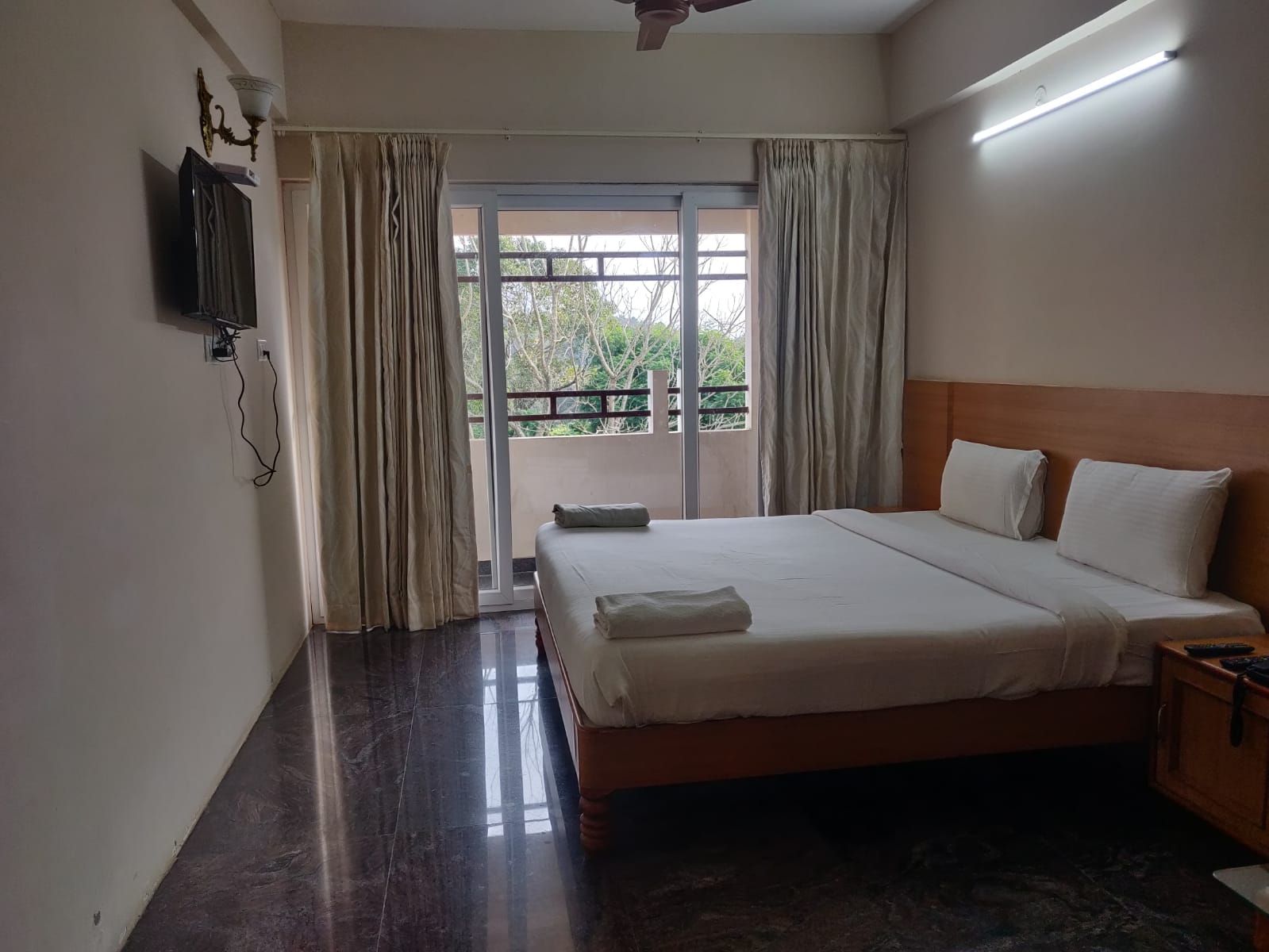 ACK Palaccee Deluxe Double Room with Balcony 2