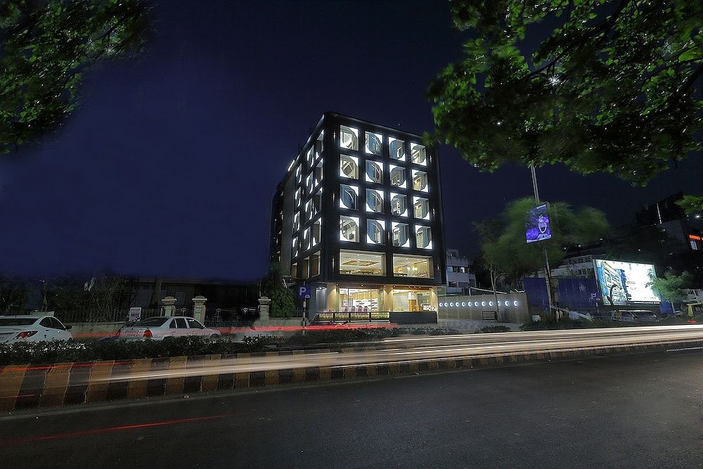 undefined Hotel Silver Heights 7