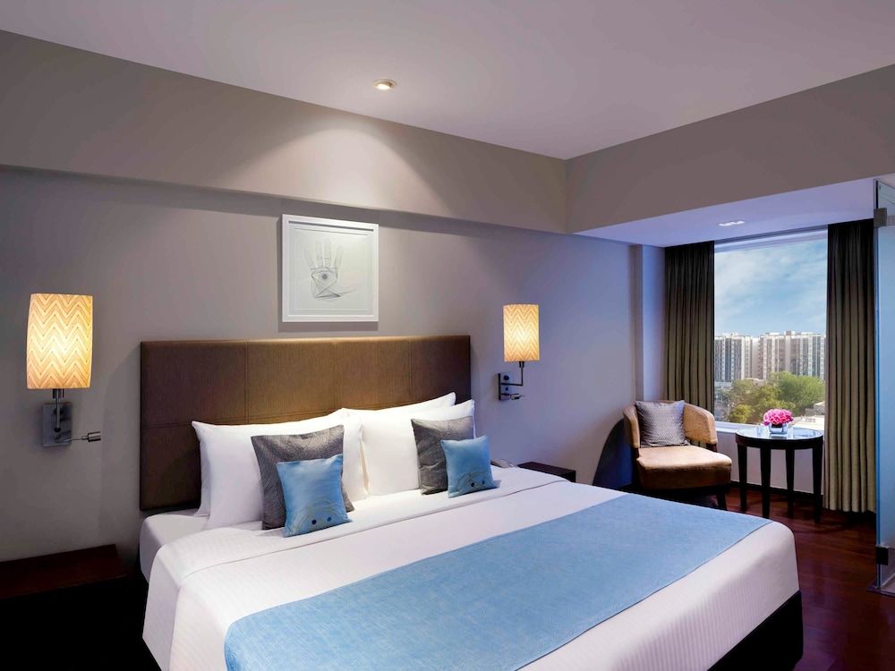 Grand Mercure Vadodara Surya Palace Hotel Deluxe Double Room, 1 Double Bed 7