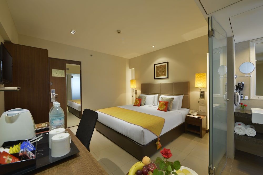 Grand Mercure Vadodara Surya Palace Hotel Deluxe Double Room, 1 Double Bed 6