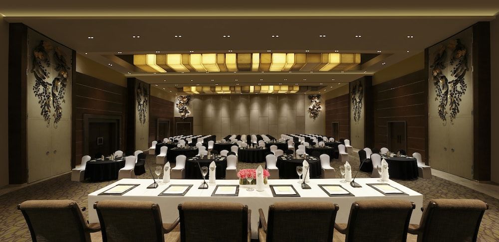 undefined Grand Mercure Vadodara Surya Palace Hotel 8