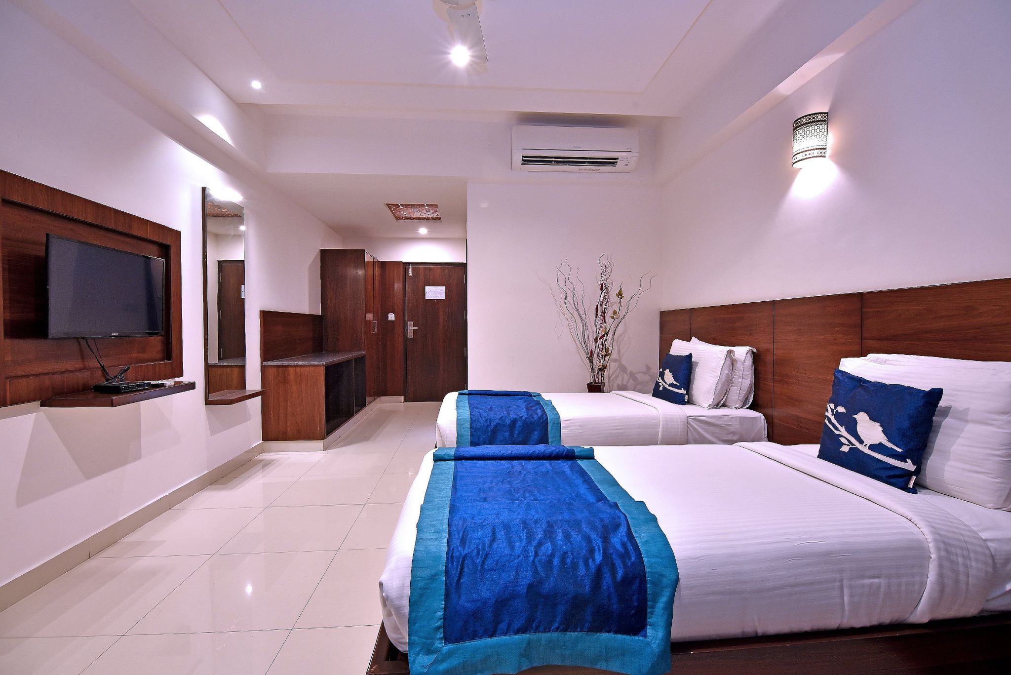 I V Sanctum Hotel Executive Room 3