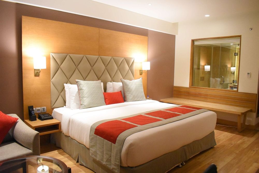 undefined Hotel Ramada 8