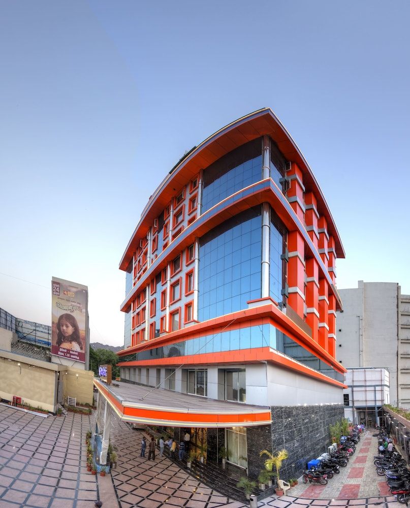 Hotel Benzz Park Vellore