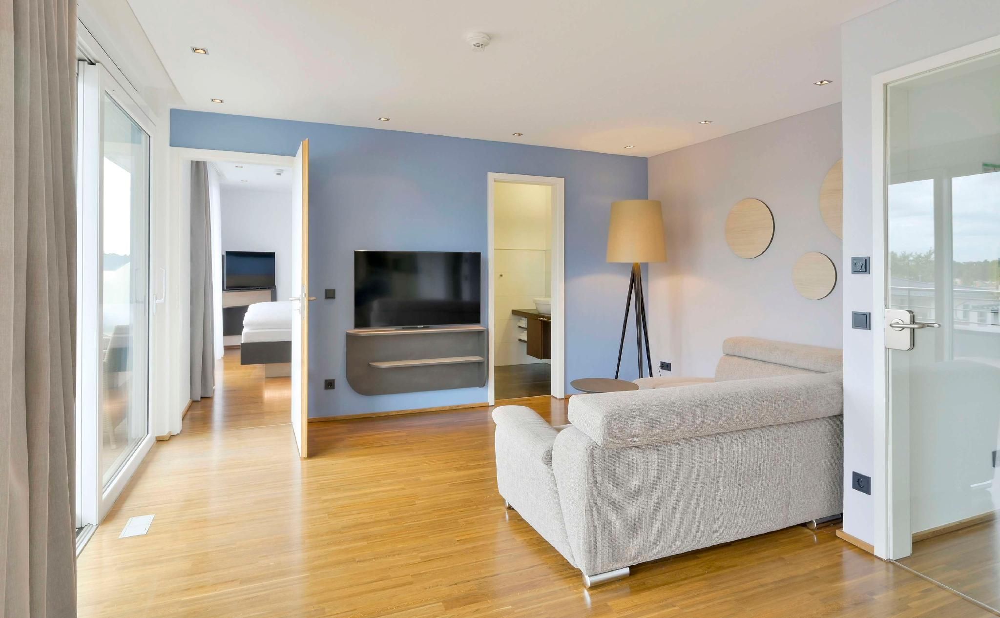 Apartment - 1 Double Bed, Three Rooms, Top Floor, Balcony, Full Kitchen