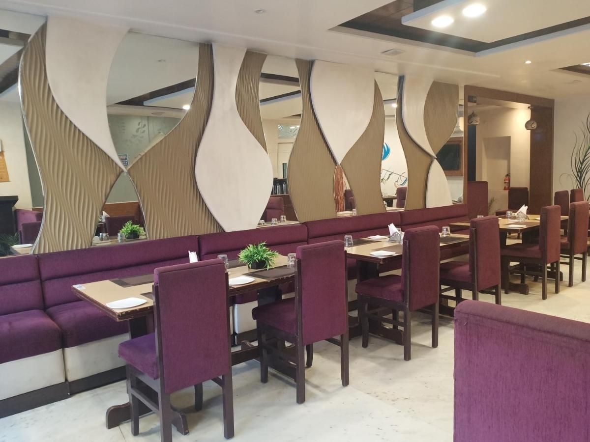 Food & Dining