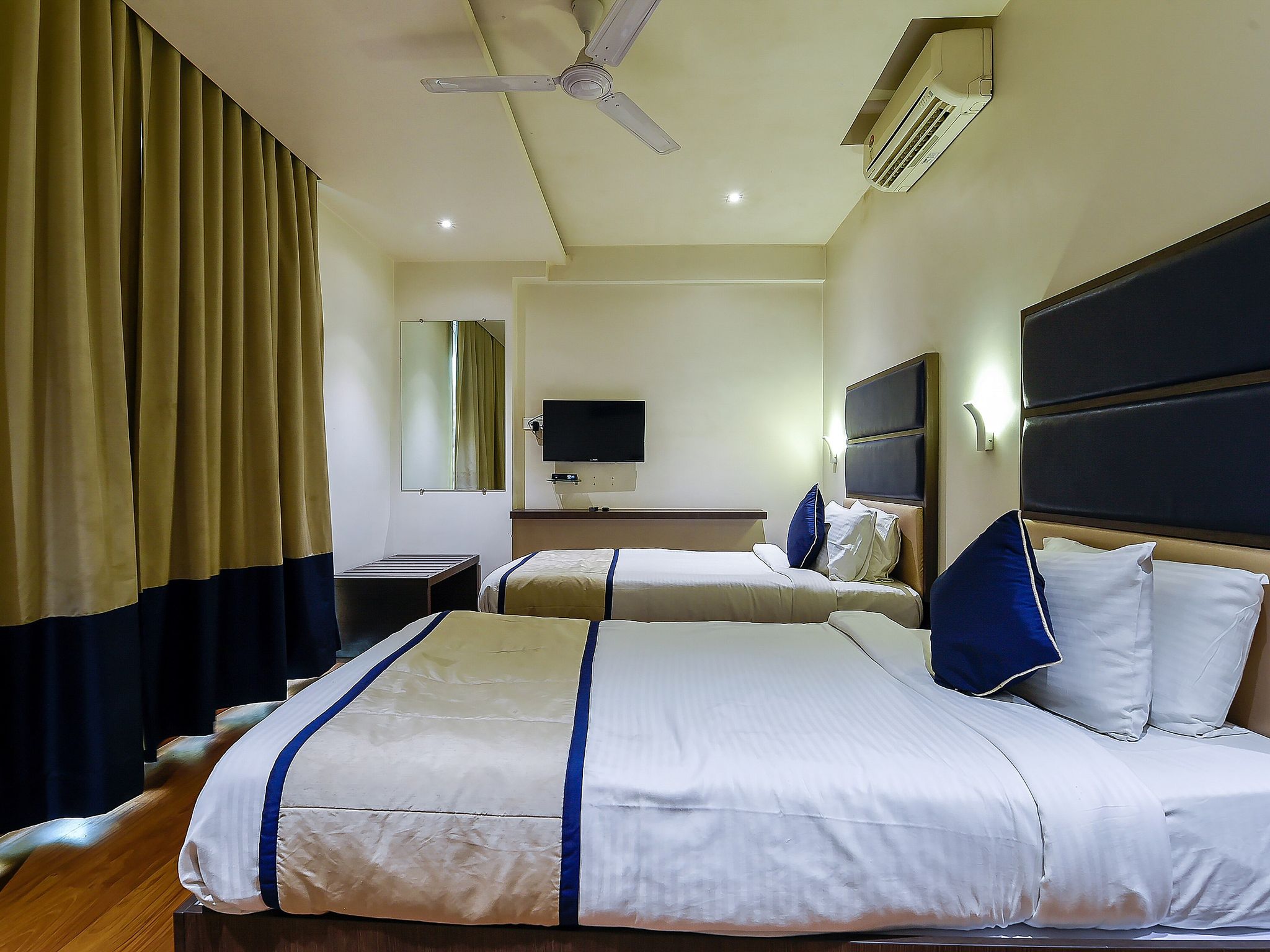 Deluxe Room Twin Bed