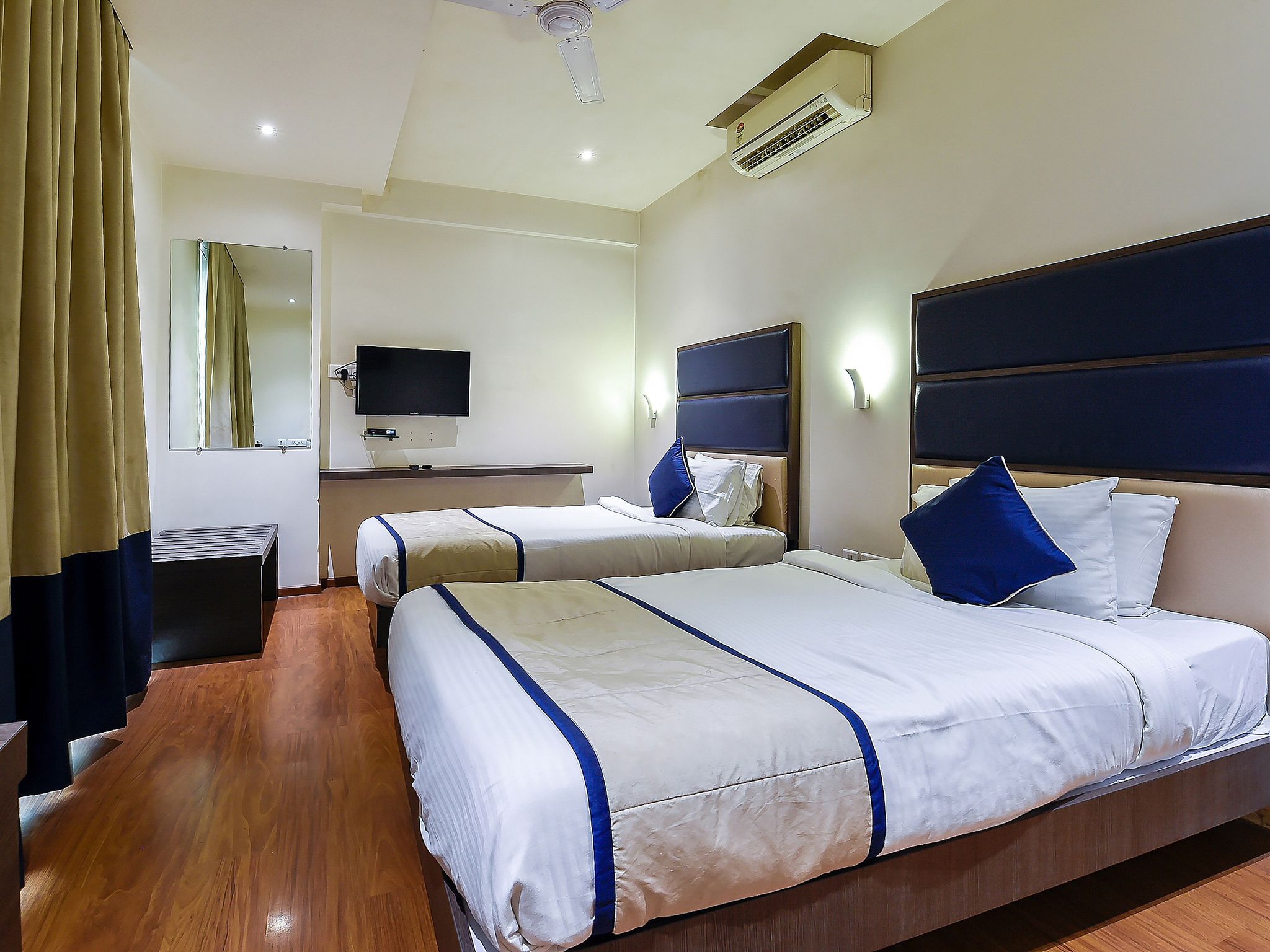 Deluxe Room Twin Bed