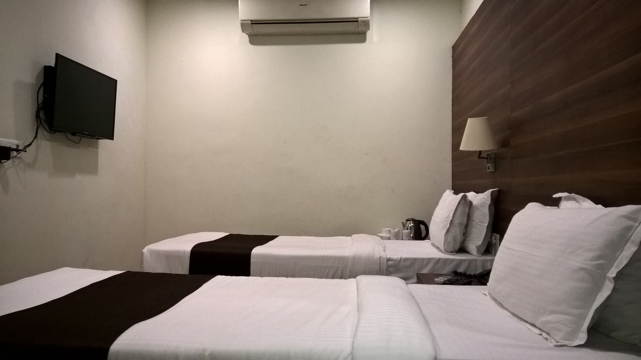 Hotel Mahendra Executive Double Room 4