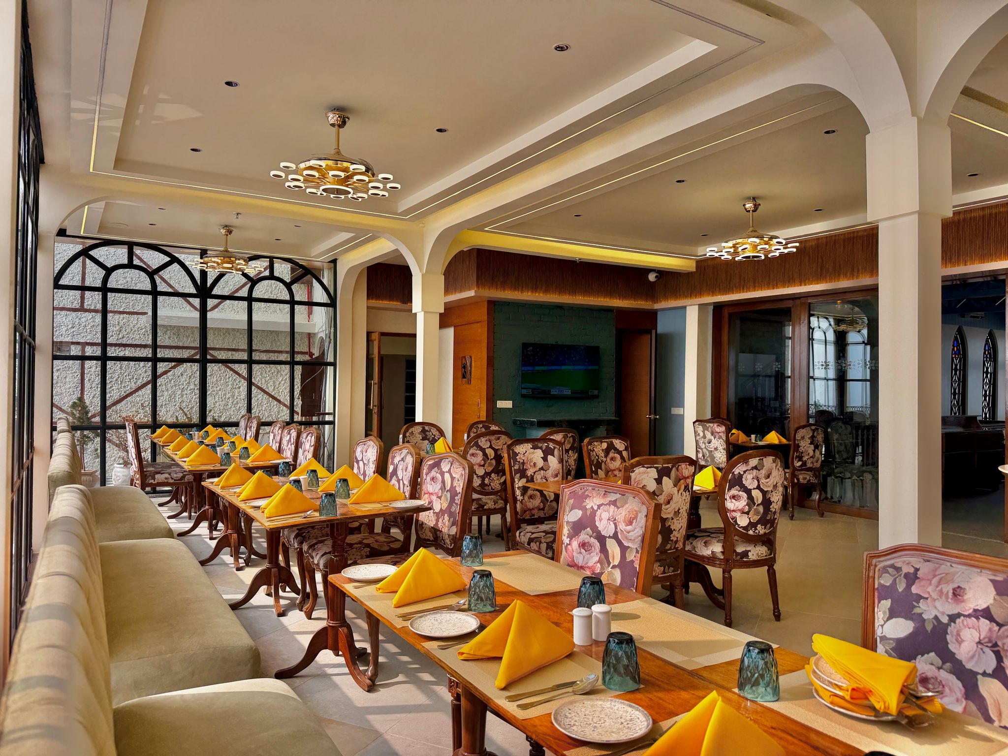 Food & Dining