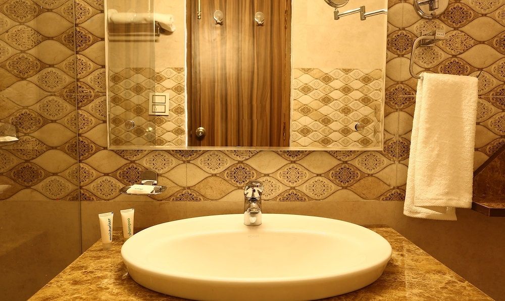 Bathroom sink