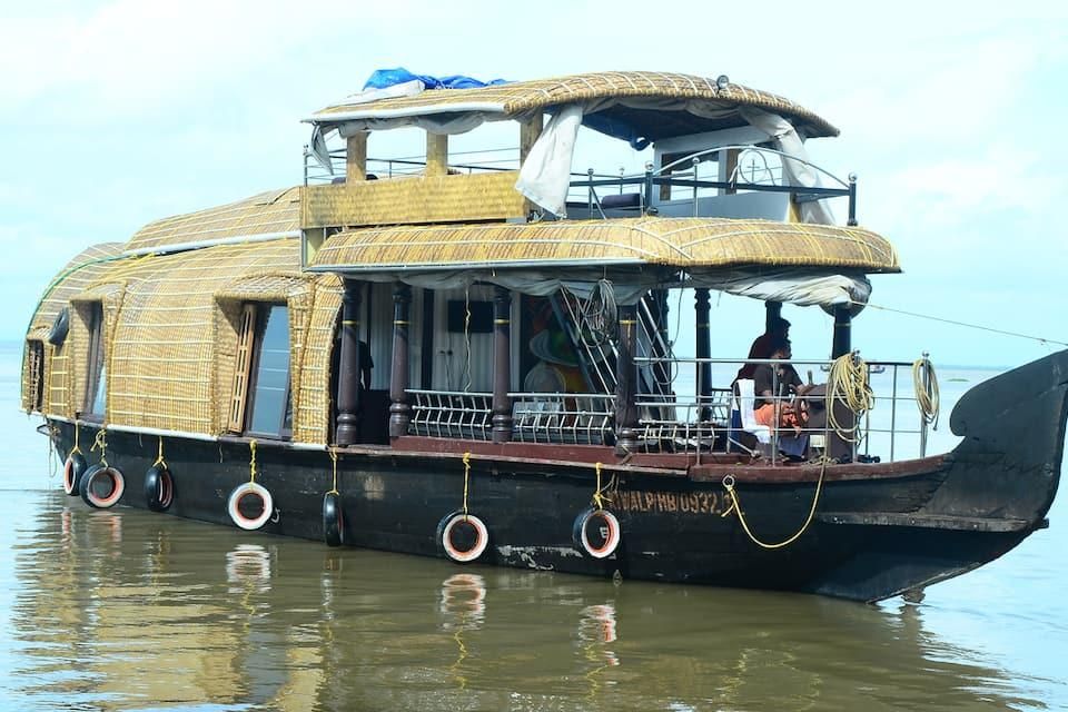 undefined Eco Houseboats 6