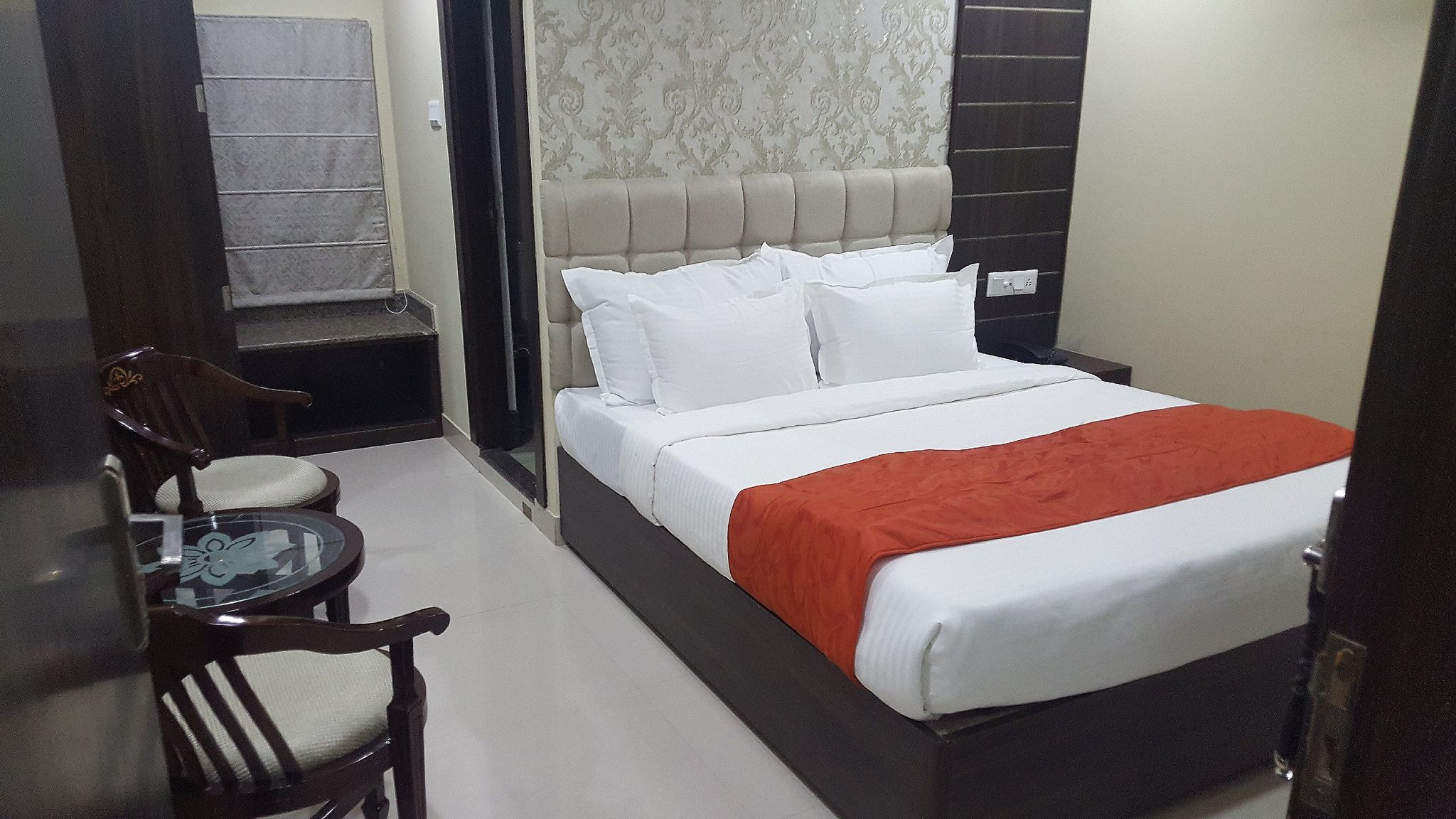 Hotel SLE Residency Deluxe Room AC Room 6