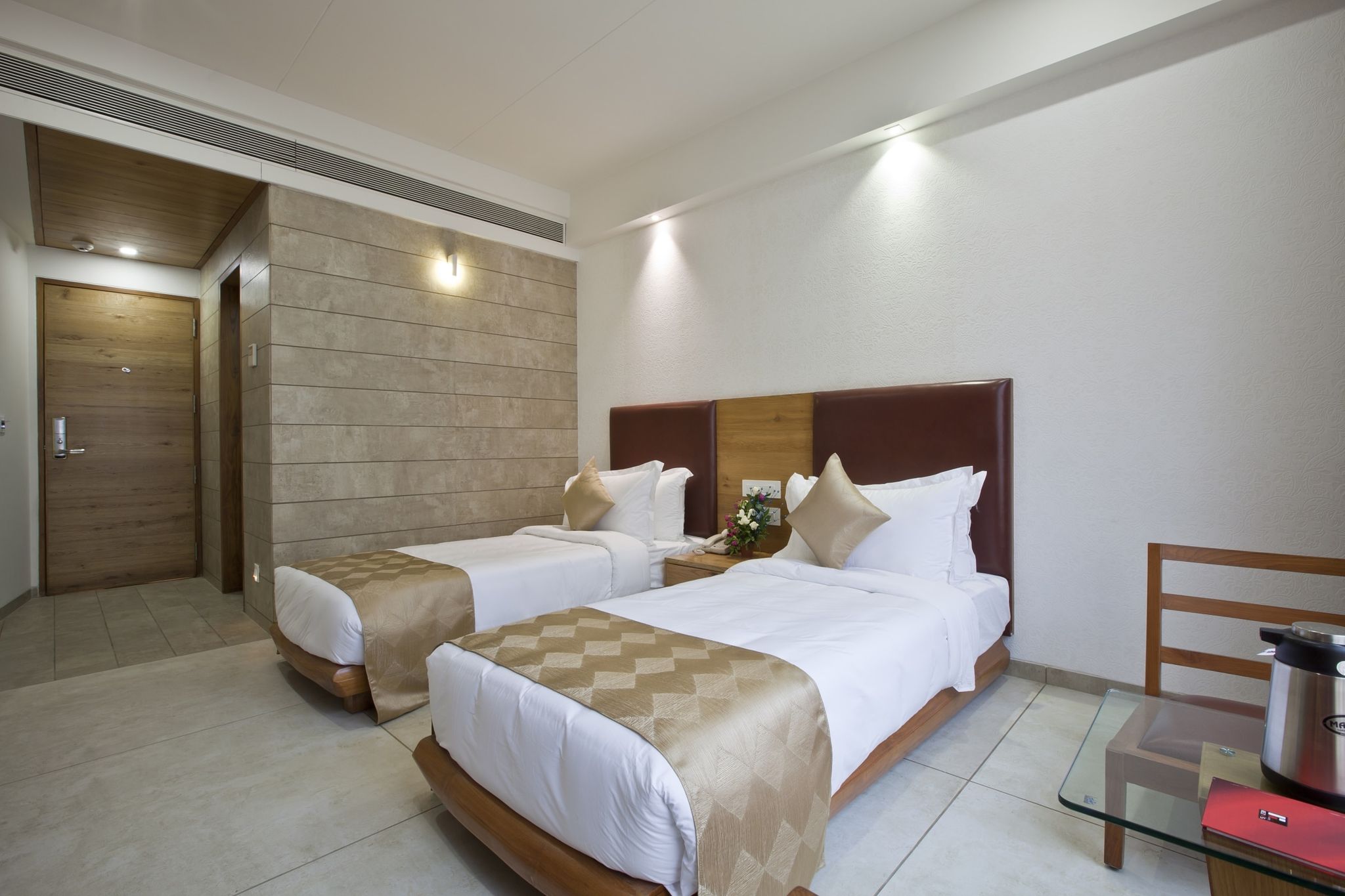 Super Deluxe Twin Bed