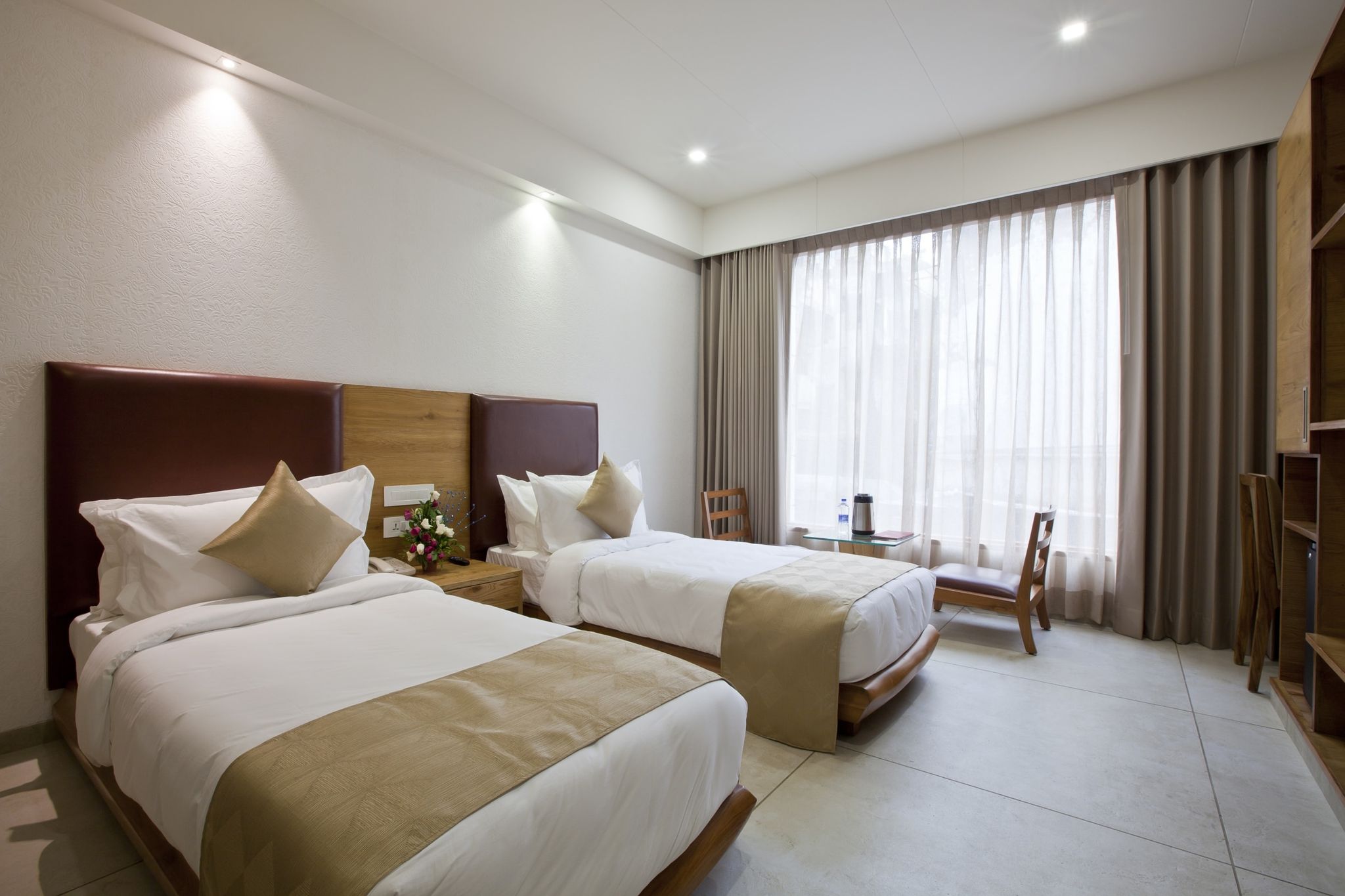 Super Deluxe Twin Bed