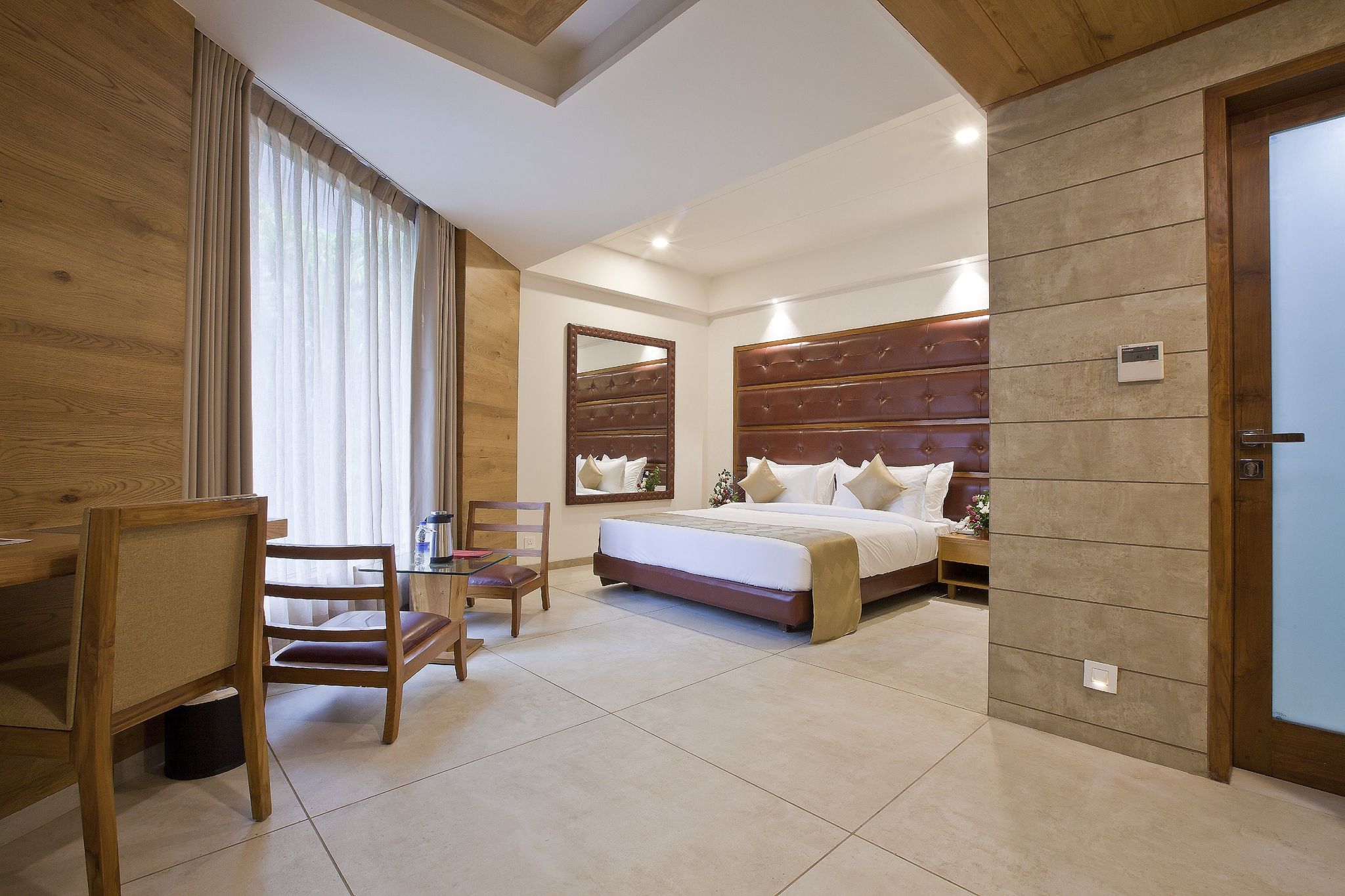 Hotel Rezaa's Executive King Bed Room 7