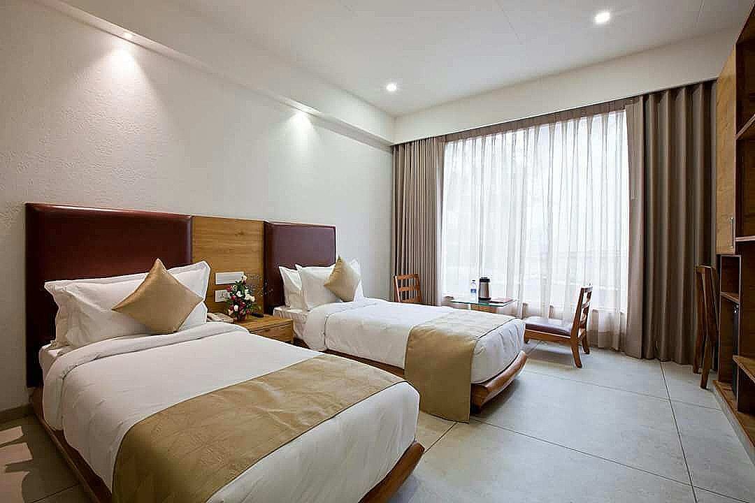 Hotel Rezaa's Executive King Bed Room 6
