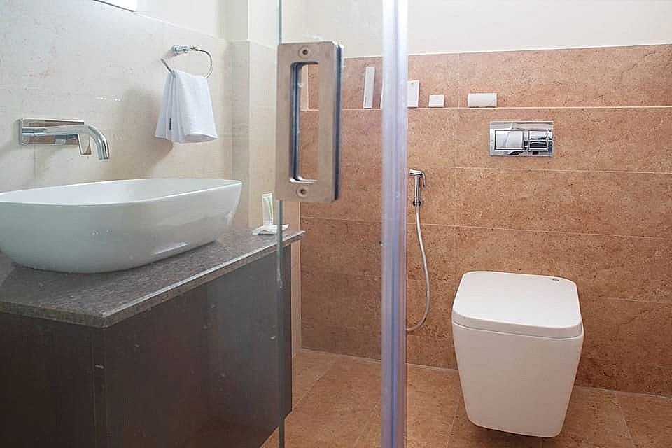 Standard Room Washroom