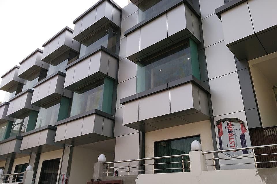 undefined Hotel SGT Plaza 10