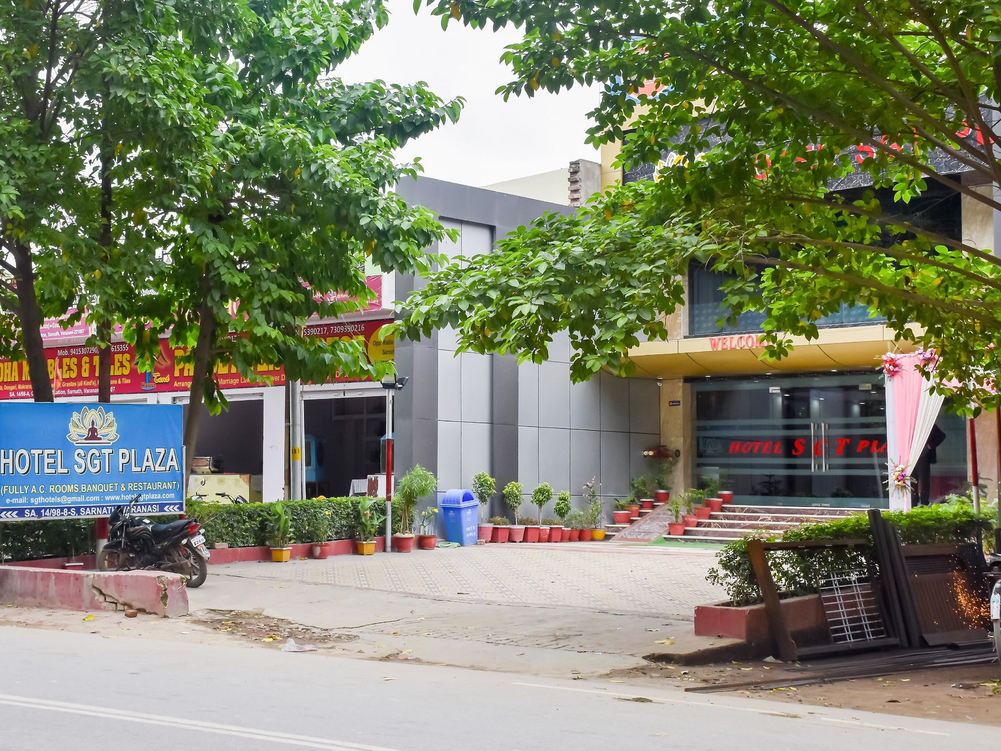 undefined Hotel SGT Plaza 9