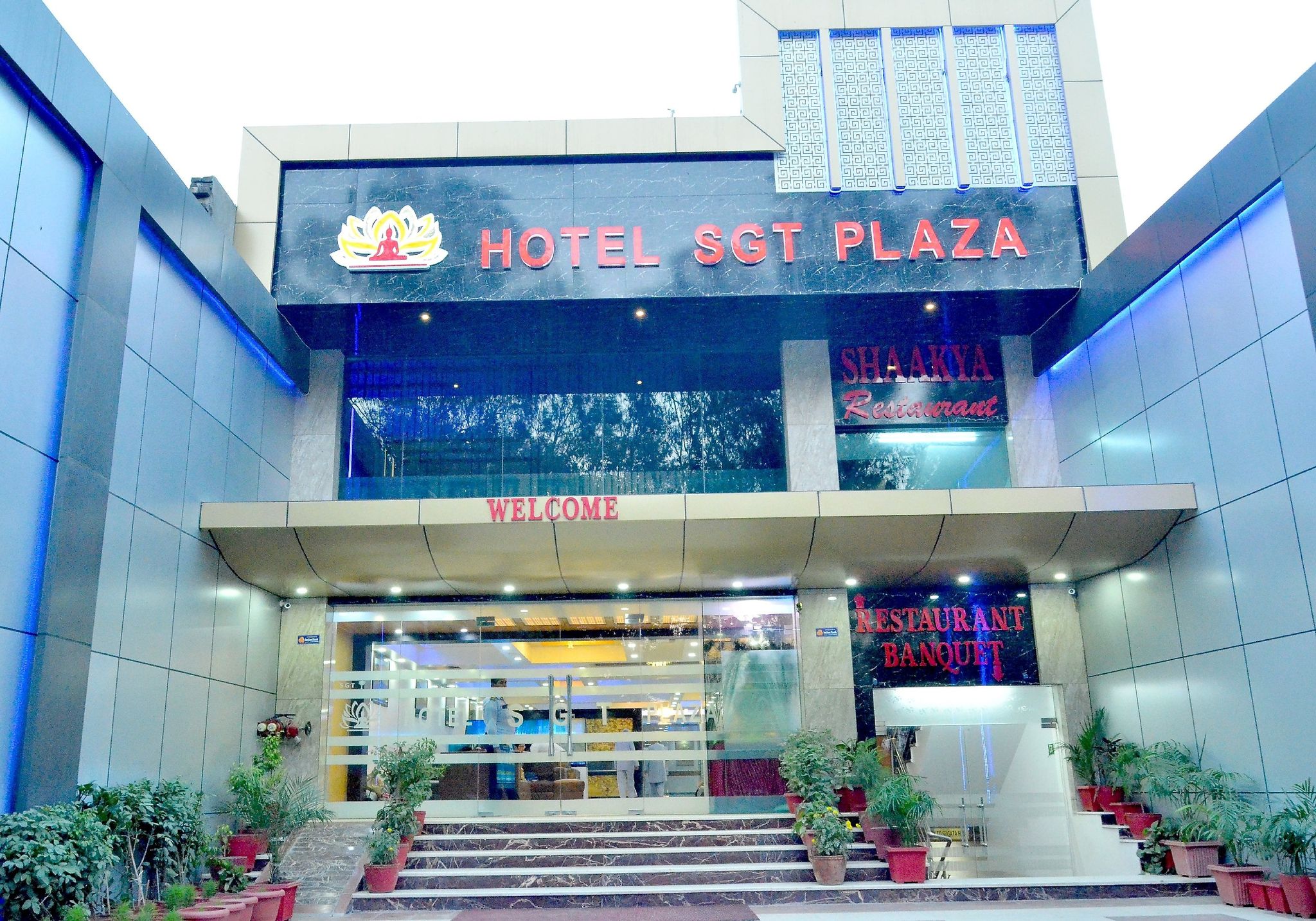 undefined Hotel SGT Plaza