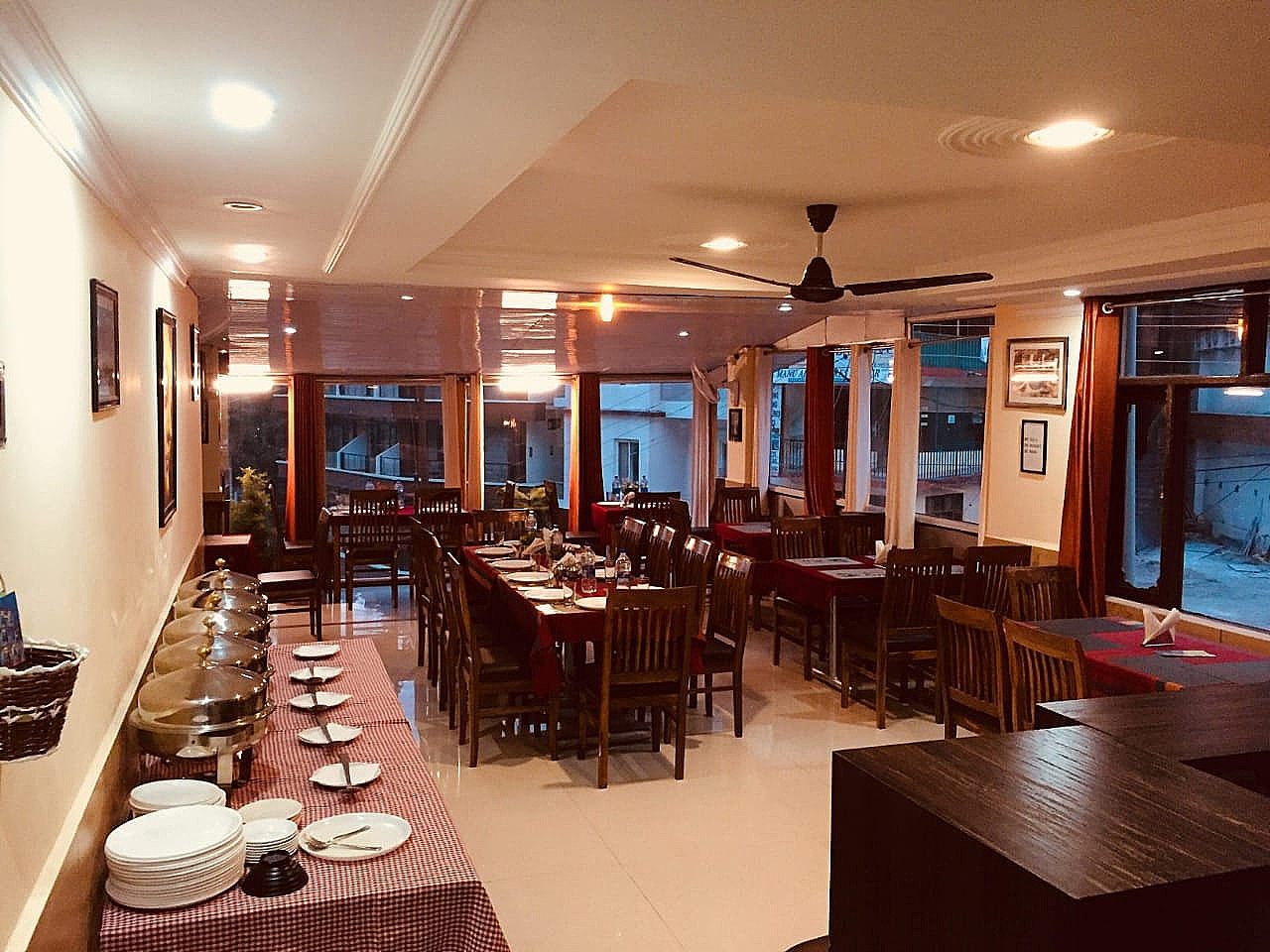 undefined Hotel SGT Plaza 4