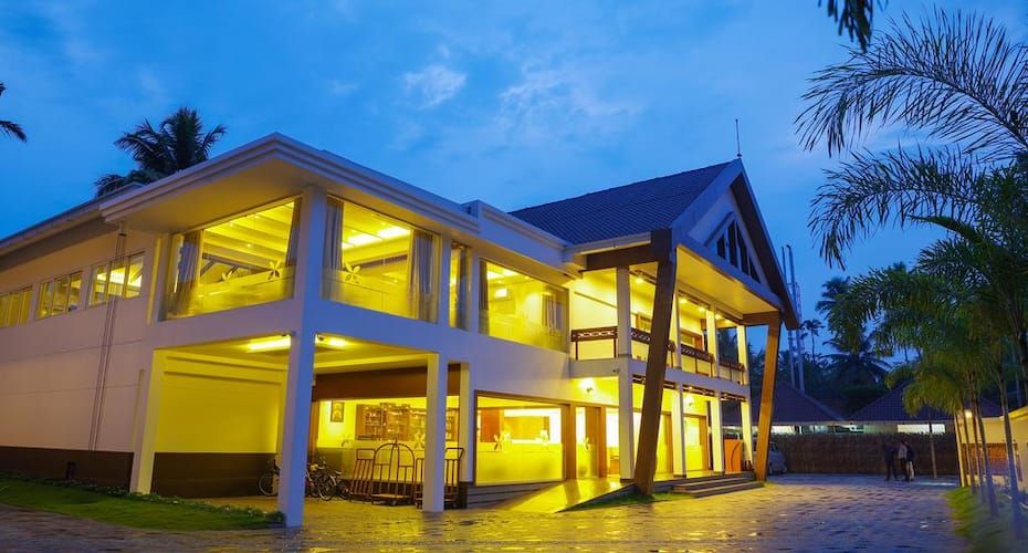 undefined Lake Canopy 10