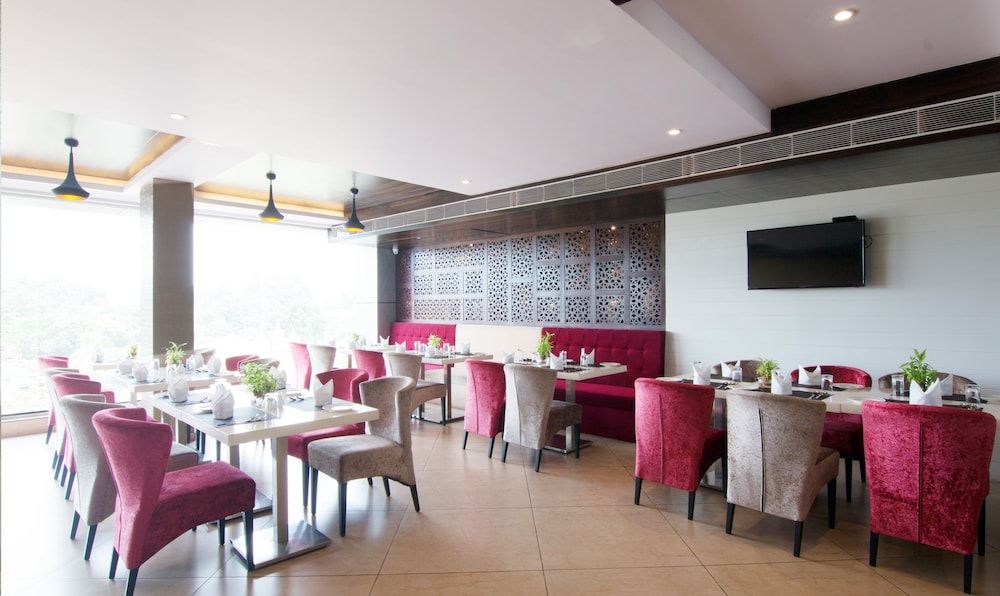 undefined Treebo Tryst KC Manor 2