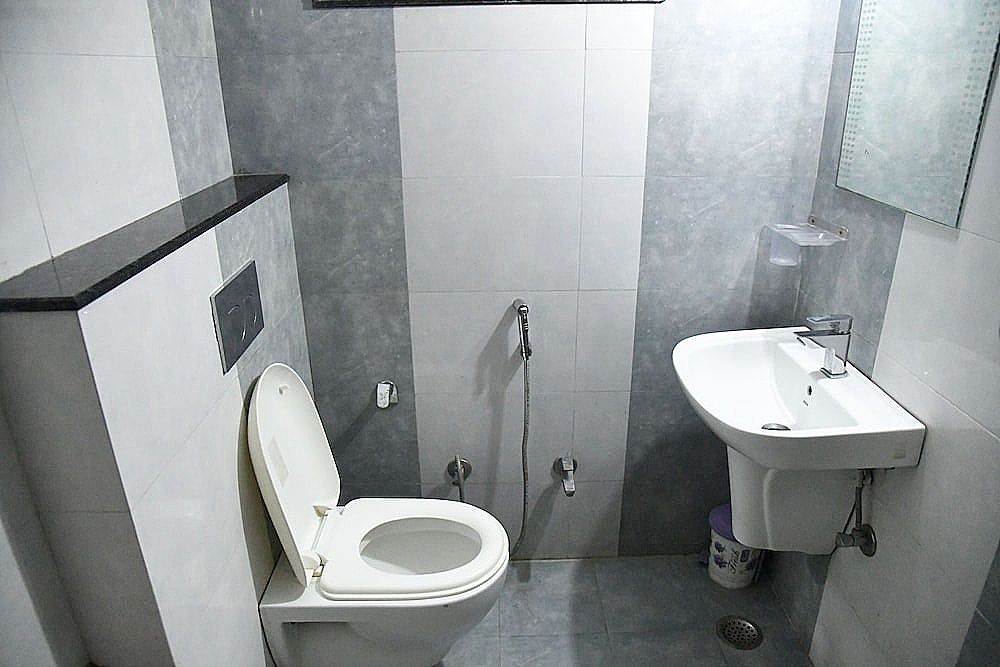 Hotel Thikana Palace Deluxe Double Bed Room 39