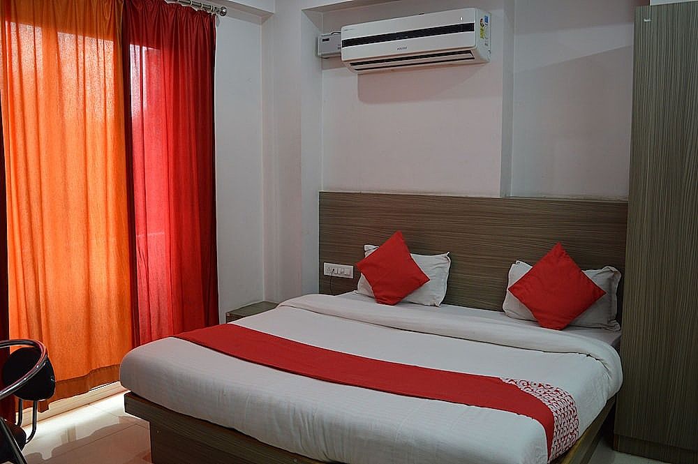 Hotel Thikana Palace Deluxe Double Bed Room 15