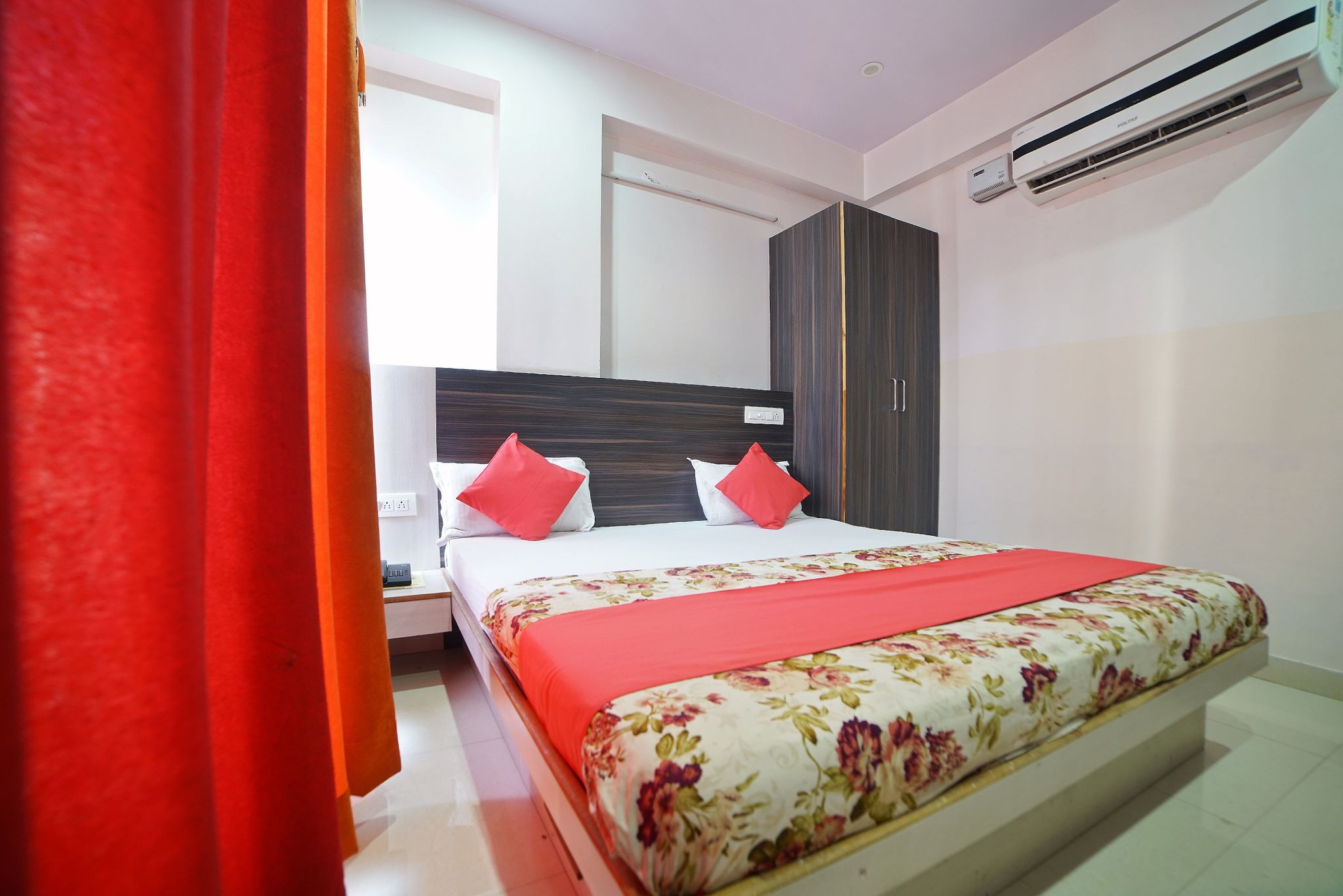 Hotel Thikana Palace Deluxe Double Bed Room 5