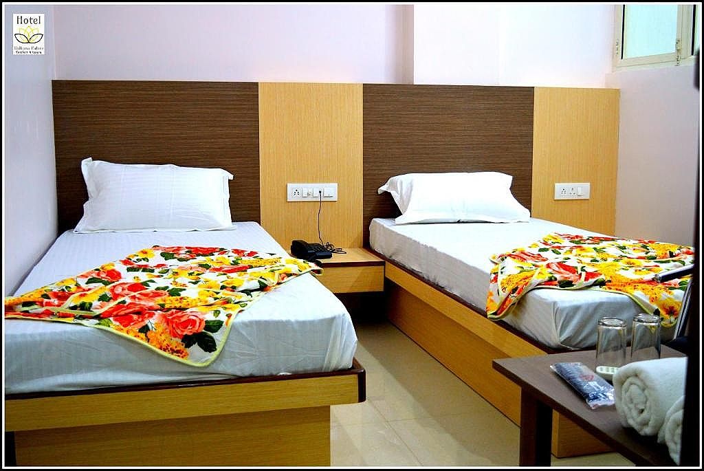 Hotel Thikana Palace Deluxe Double Bed Room 11