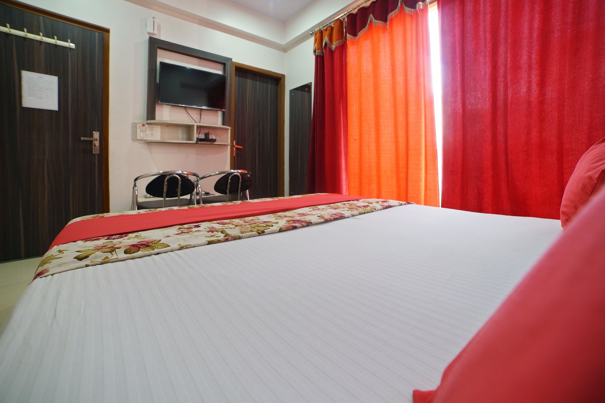 Hotel Thikana Palace Deluxe Double Bed Room 17