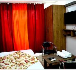 Hotel Thikana Palace Deluxe Double Bed Room 31