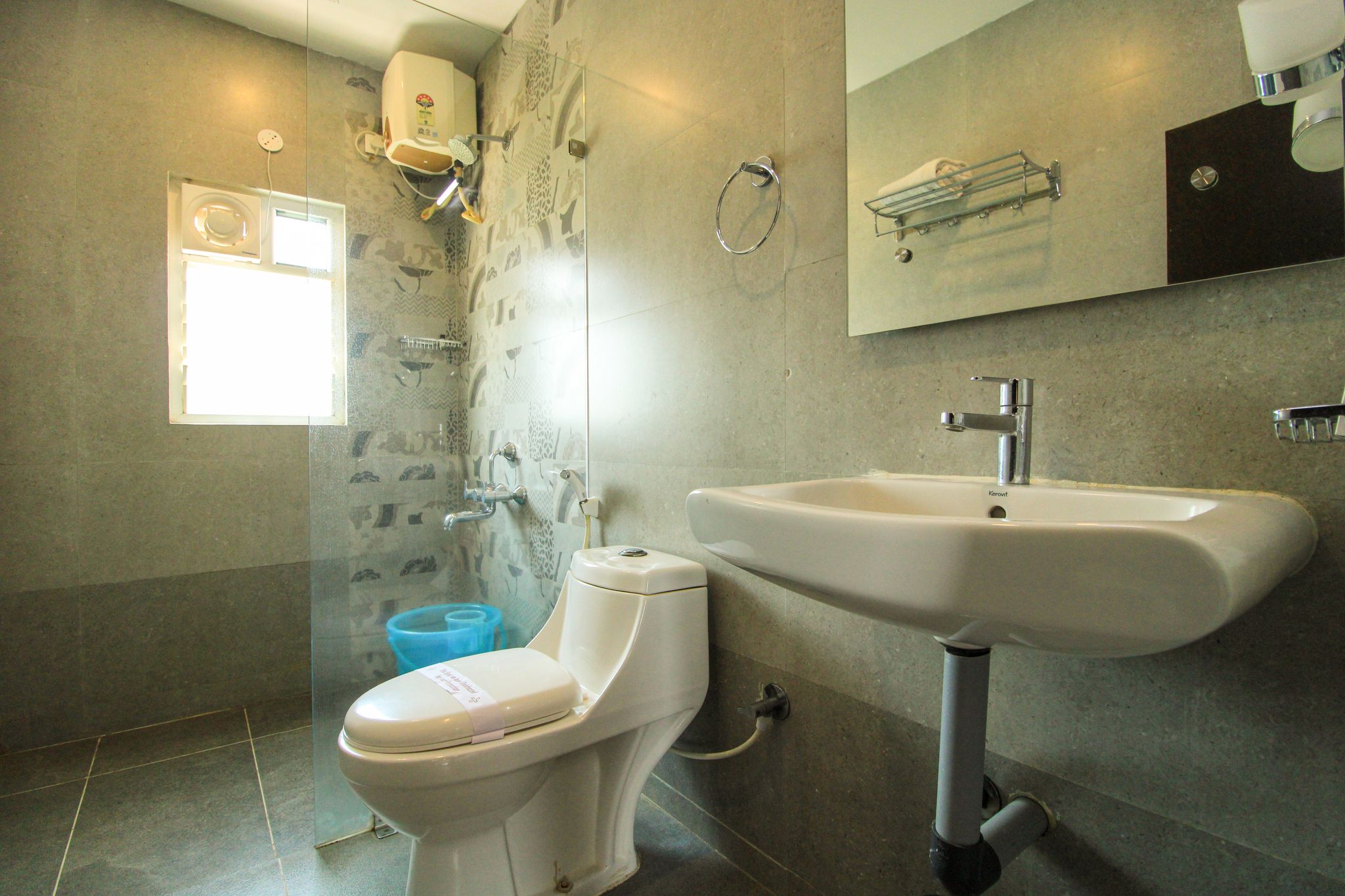 White Pearl Residency Premium Double Room 6