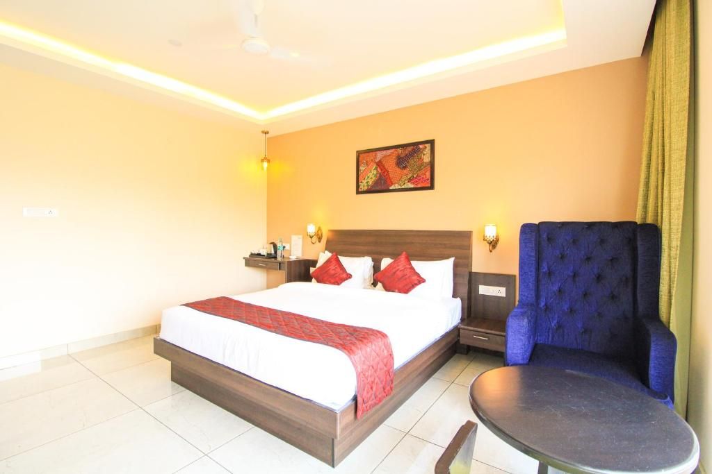 White Pearl Residency Premium Double Room 15