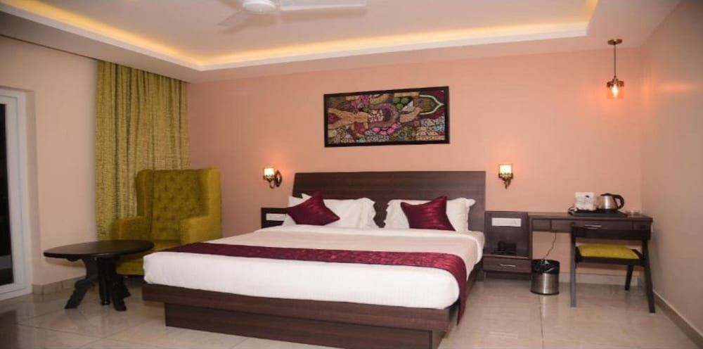 White Pearl Residency Premium Double Room 28
