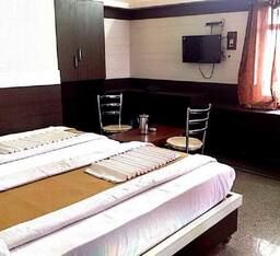Six Bed Room