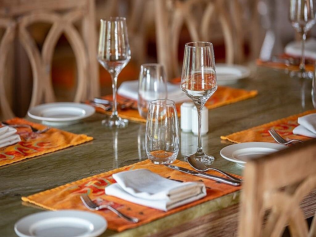 Food & Dining