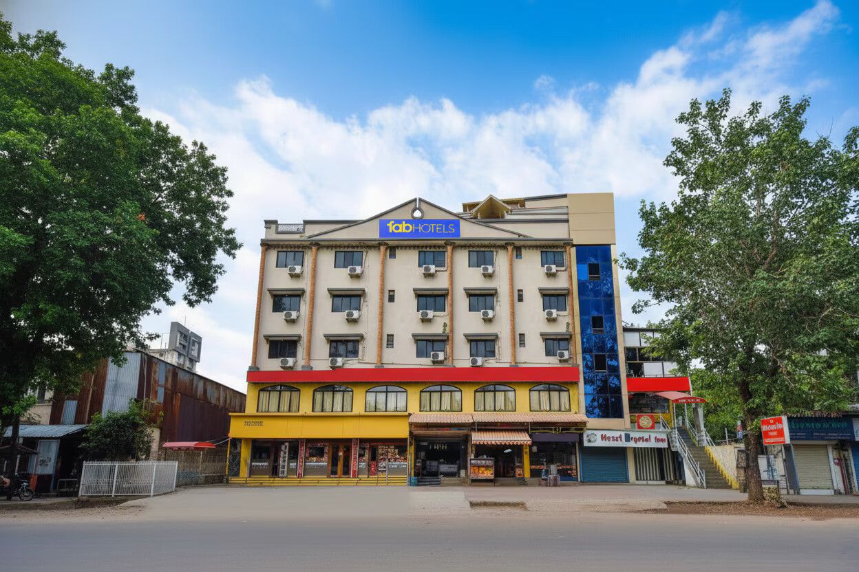 FabHotel Crystal Inn II