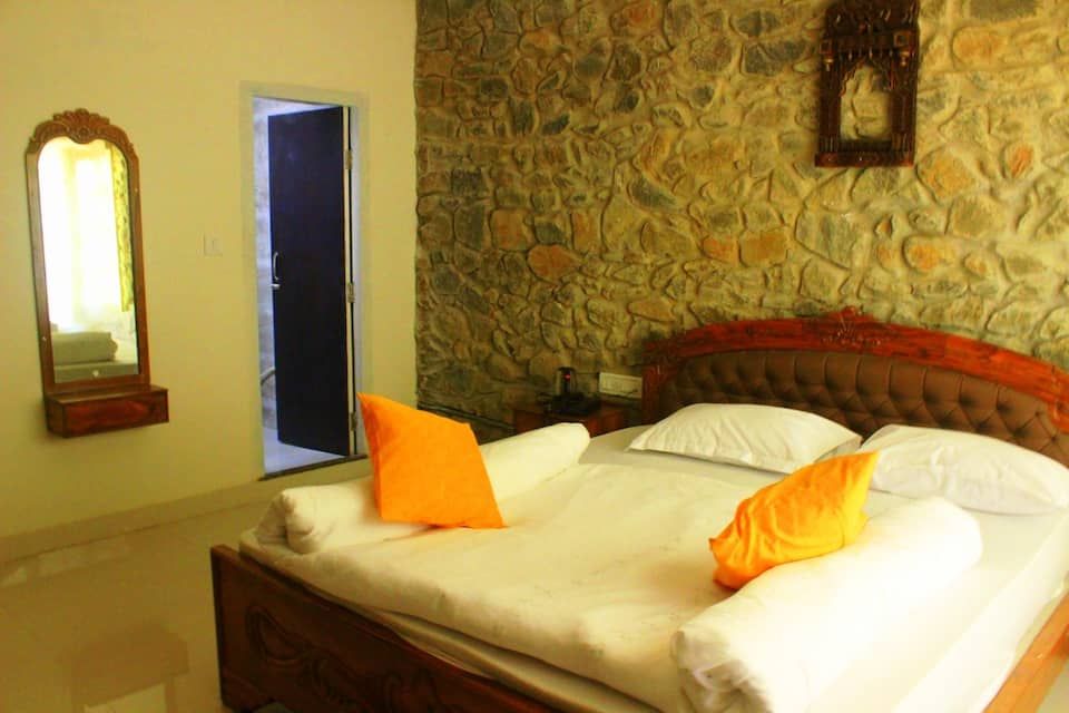 Toppers Corner-A Boutique Garden Resort Deluxe Ac Room