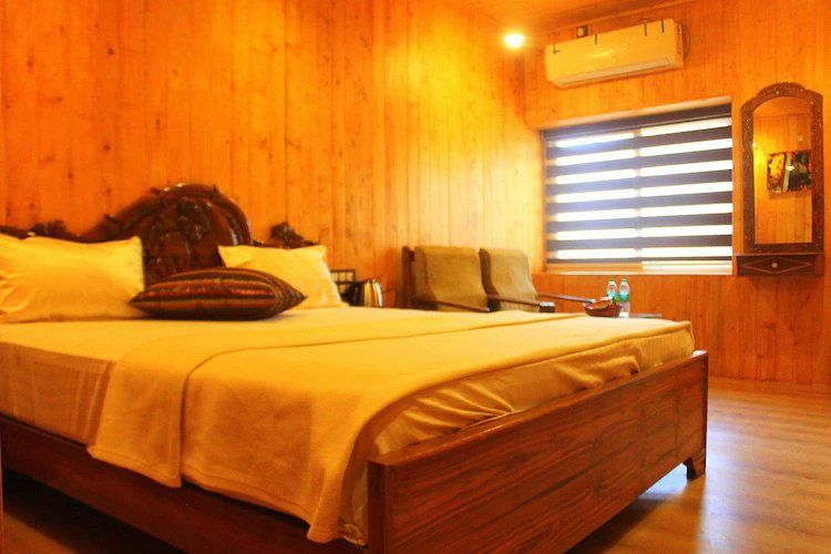 Toppers Corner-A Boutique Garden Resort Deluxe Ac Room 6