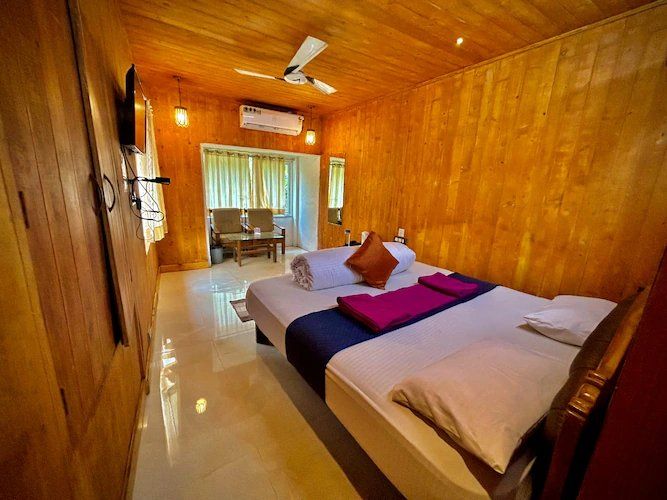 Toppers Corner-A Boutique Garden Resort Deluxe Ac Room 3