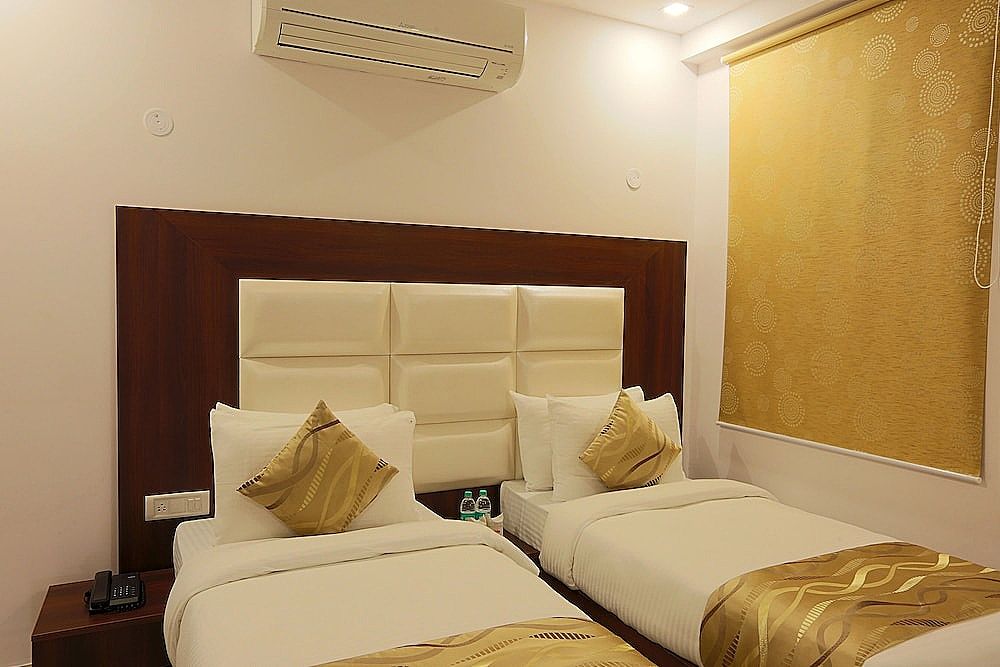 Arch Near Aerocity Deluxe Room 12