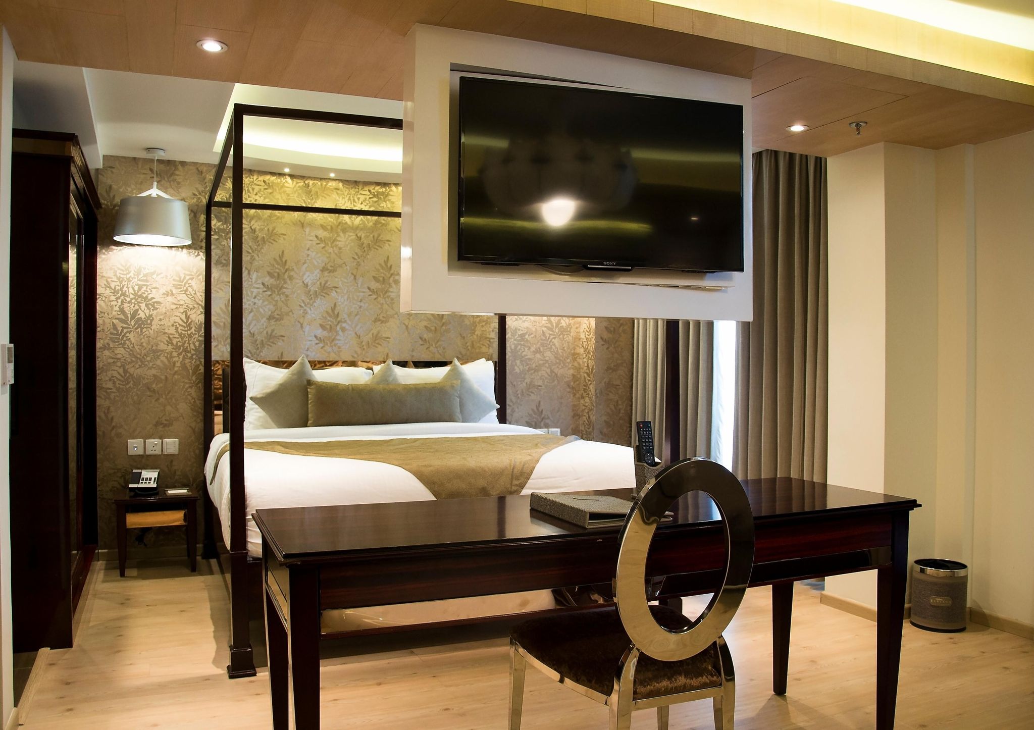 Superior (Mini Suite)