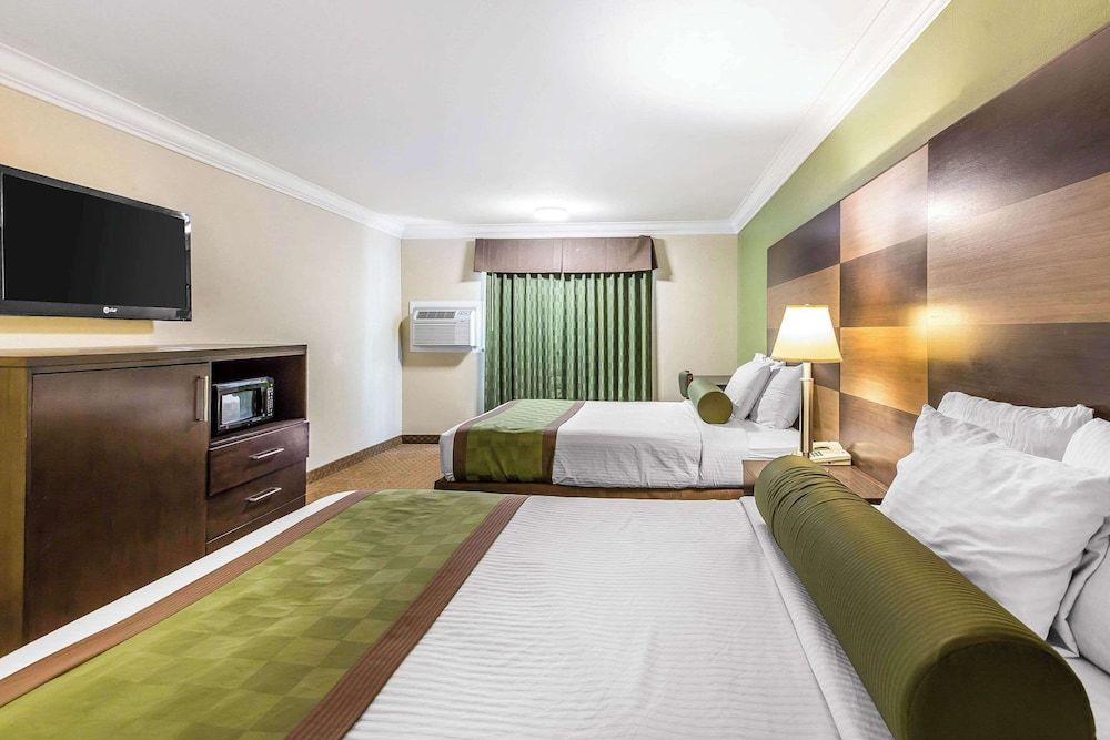 Room, 2 Queen Beds, Accessible, Non Smoking