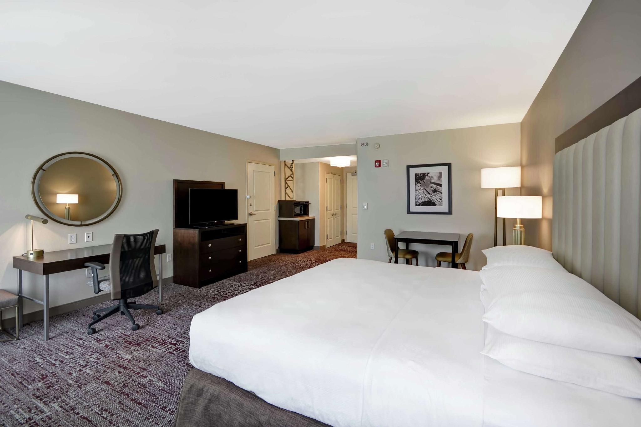 undefined DoubleTree by Hilton Chicago Midway Airport 9